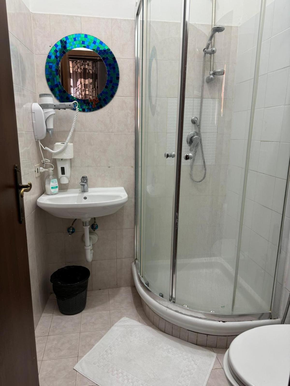 Destination In Rome Hostel Bagian luar foto