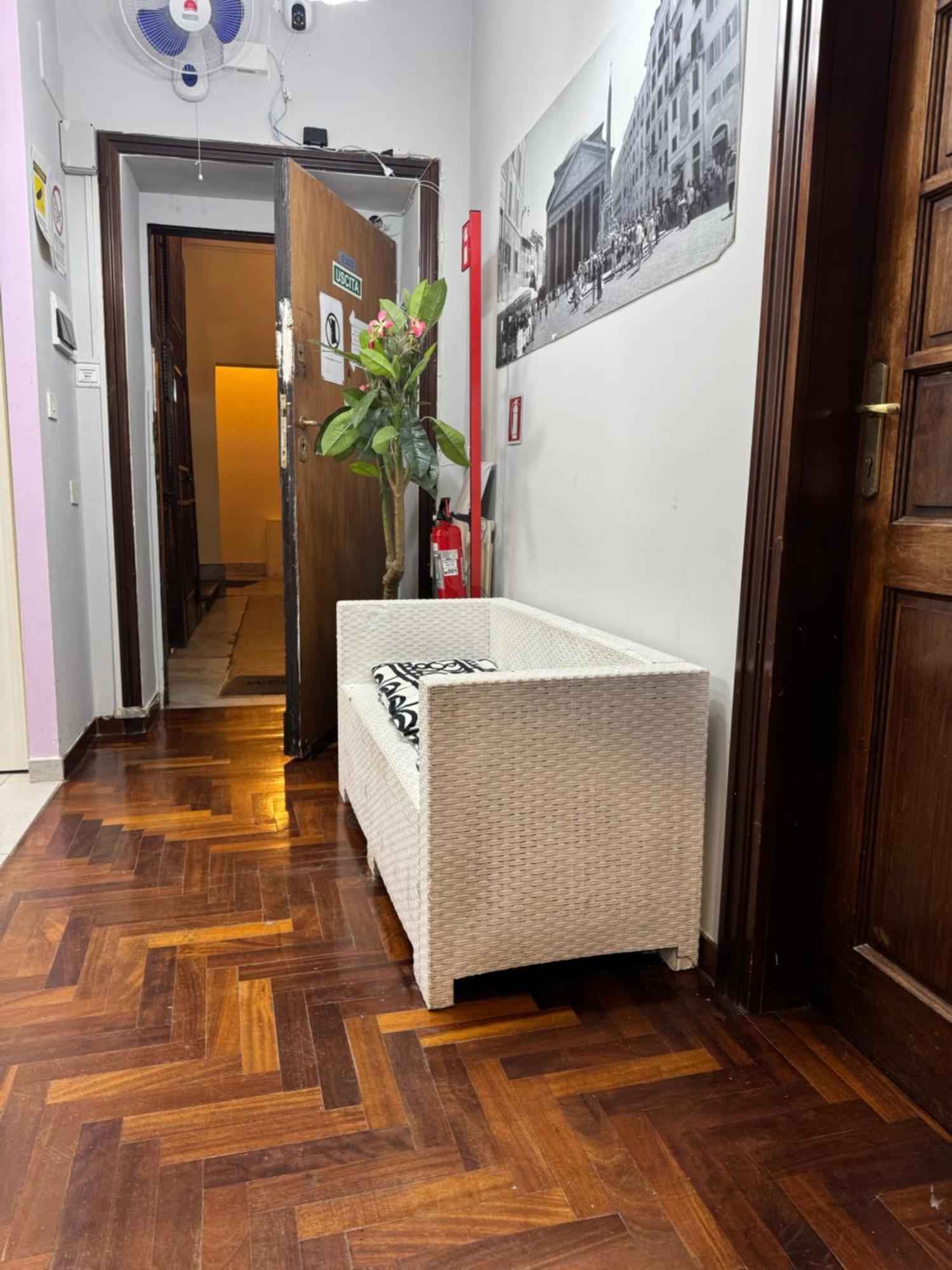 Destination In Rome Hostel Bagian luar foto