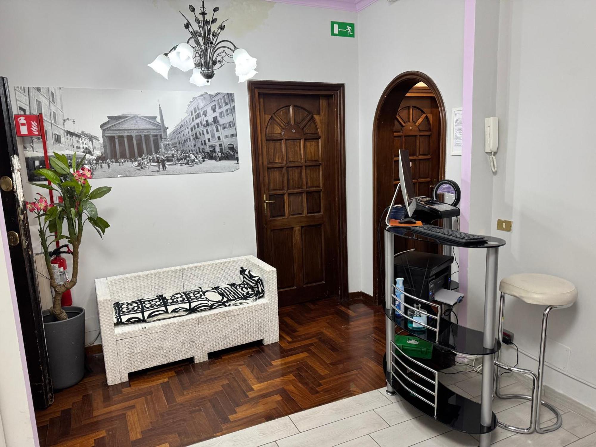 Destination In Rome Hostel Bagian luar foto